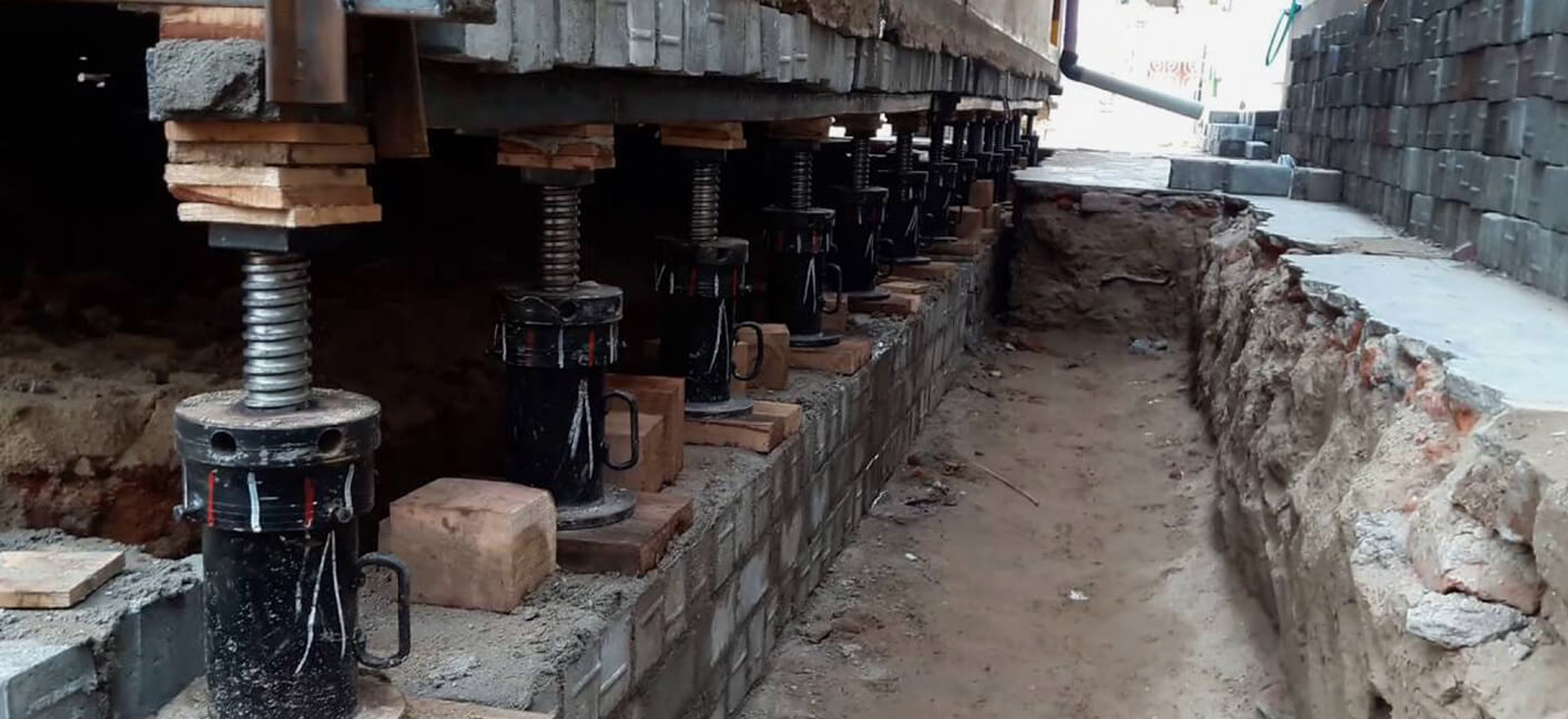 Building Lifting Services,House Lifting Services,Temple Lifting Services